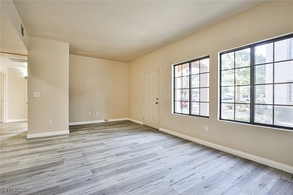2131 Hussium Hills, Las Vegas, NV 89108
