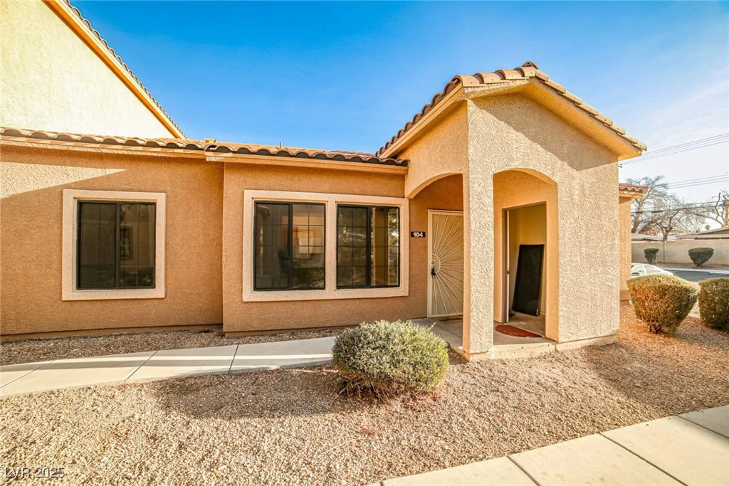 2131 Hussium Hills, Las Vegas, NV 89108