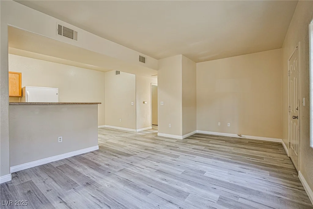 2131 Hussium Hills, Las Vegas, NV 89108