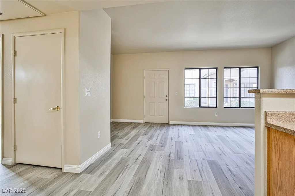 2131 Hussium Hills, Las Vegas, NV 89108