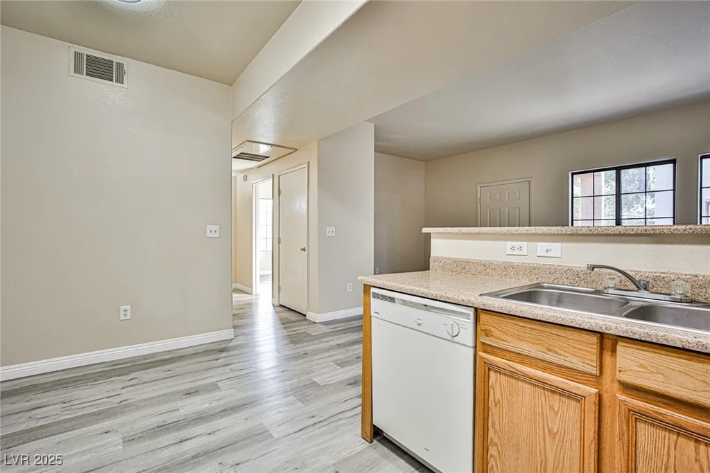 2131 Hussium Hills, Las Vegas, NV 89108