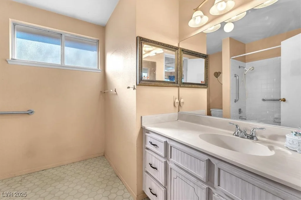 5640 Vasila, Las Vegas, NV 89110