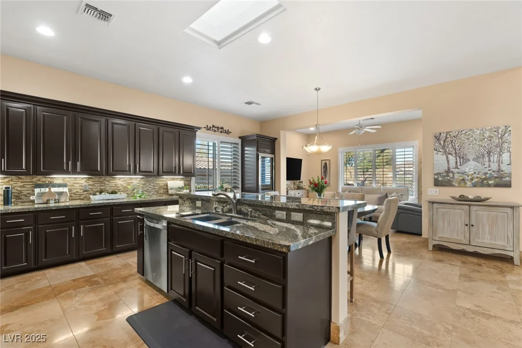 12 WADE HAMPTON, Henderson, NV 89052