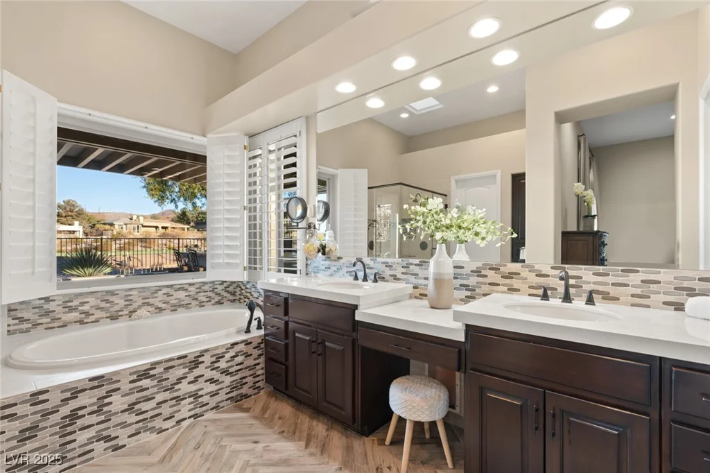 12 WADE HAMPTON, Henderson, NV 89052