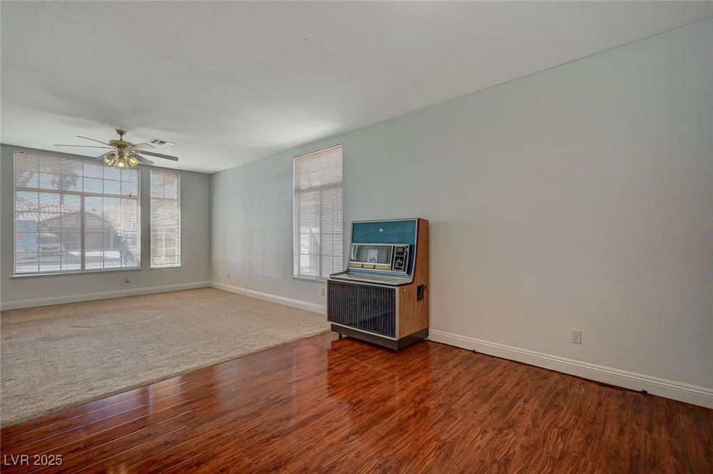 7650 Hartwell, Las Vegas, NV 89123