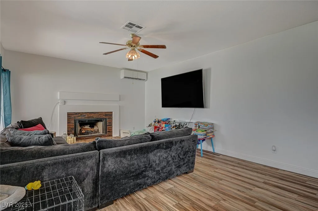 7650 Hartwell, Las Vegas, NV 89123