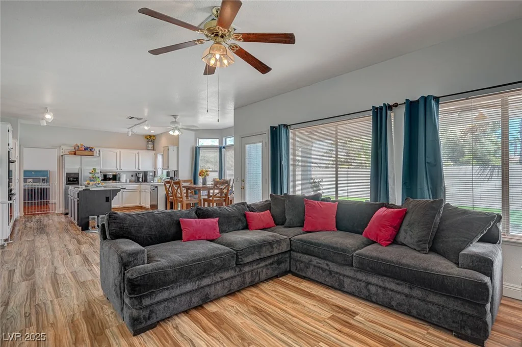 7650 Hartwell, Las Vegas, NV 89123