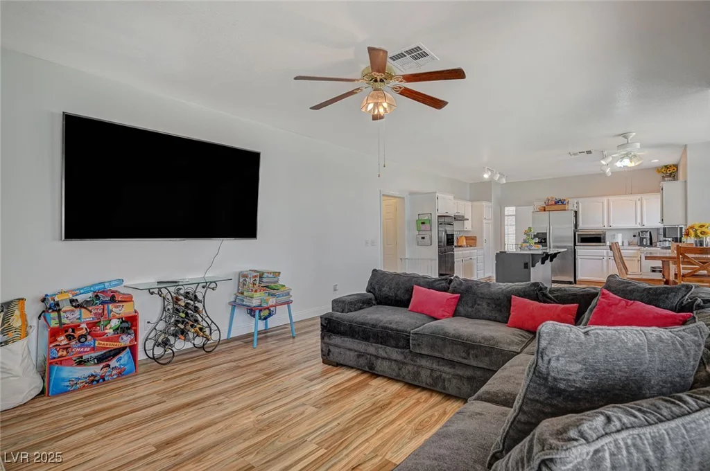 7650 Hartwell, Las Vegas, NV 89123