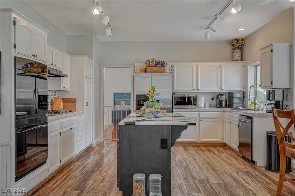 7650 Hartwell, Las Vegas, NV 89123