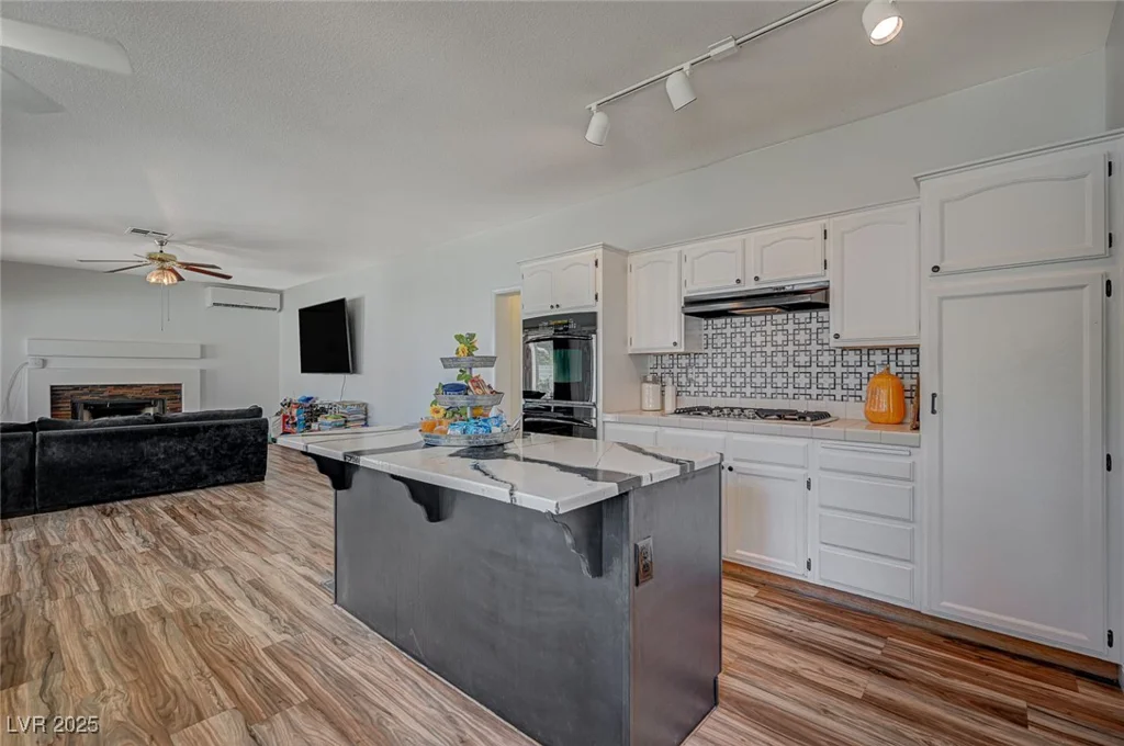 7650 Hartwell, Las Vegas, NV 89123