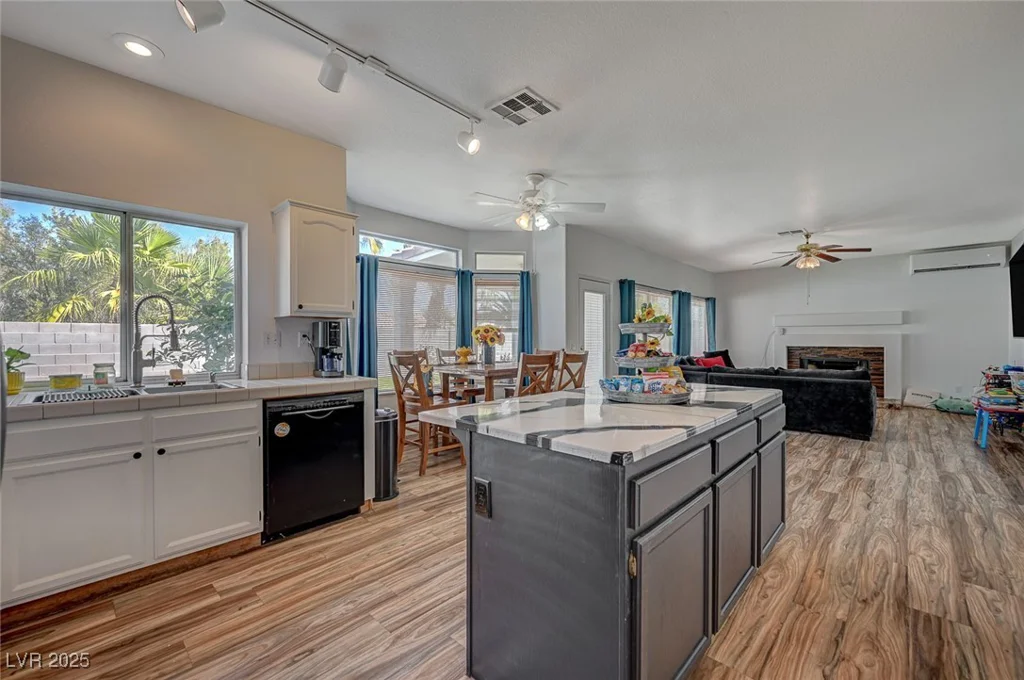 7650 Hartwell, Las Vegas, NV 89123