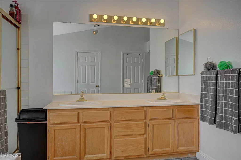 7650 Hartwell, Las Vegas, NV 89123