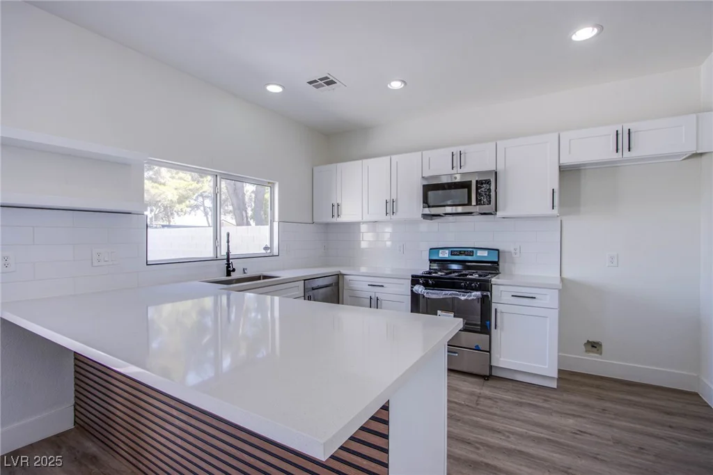 2032 Jesse Scott, Las Vegas, NV 89106