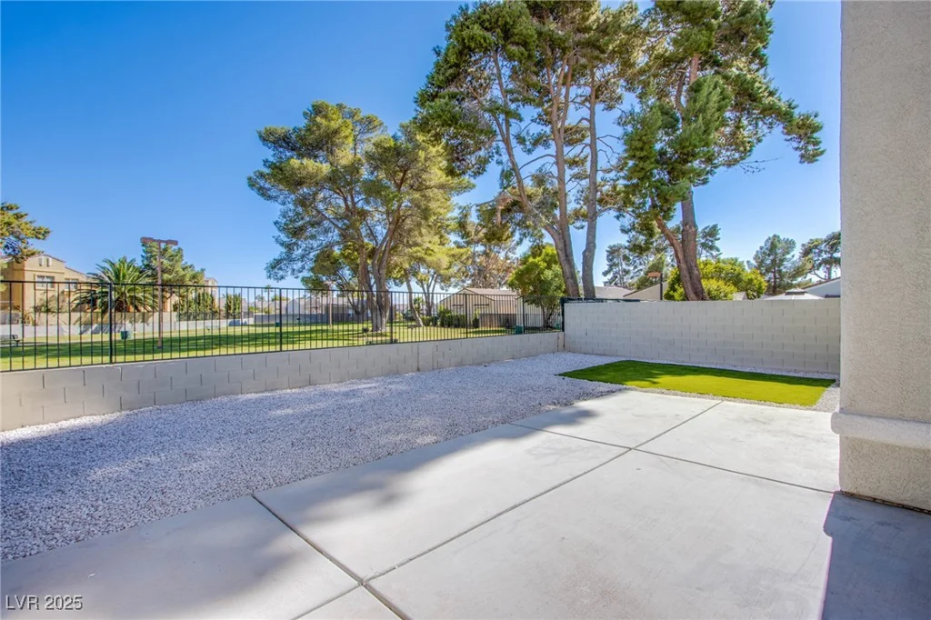 2032 Jesse Scott, Las Vegas, NV 89106