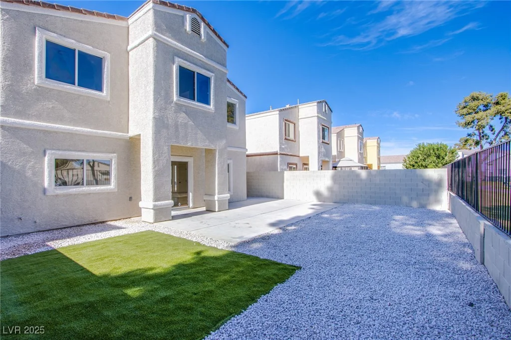 2032 Jesse Scott, Las Vegas, NV 89106