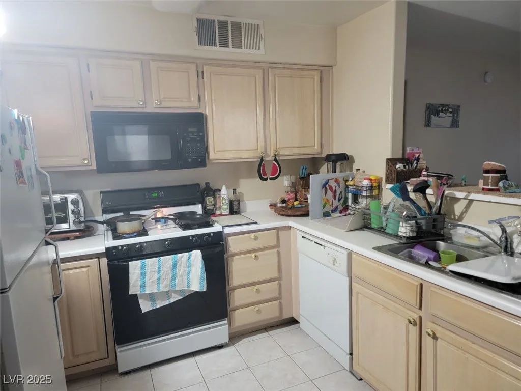 5710 Tropicana, Las Vegas, NV 89122