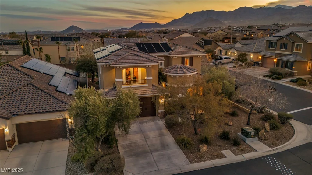 10233 Madison Grove, Las Vegas, NV 89166