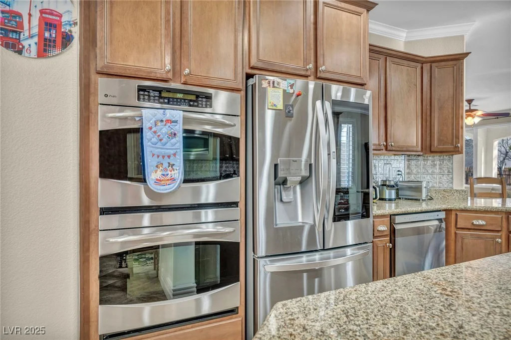 10233 Madison Grove, Las Vegas, NV 89166