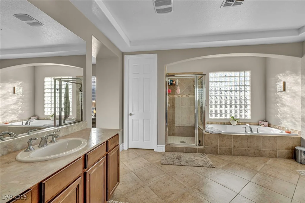 10233 Madison Grove, Las Vegas, NV 89166