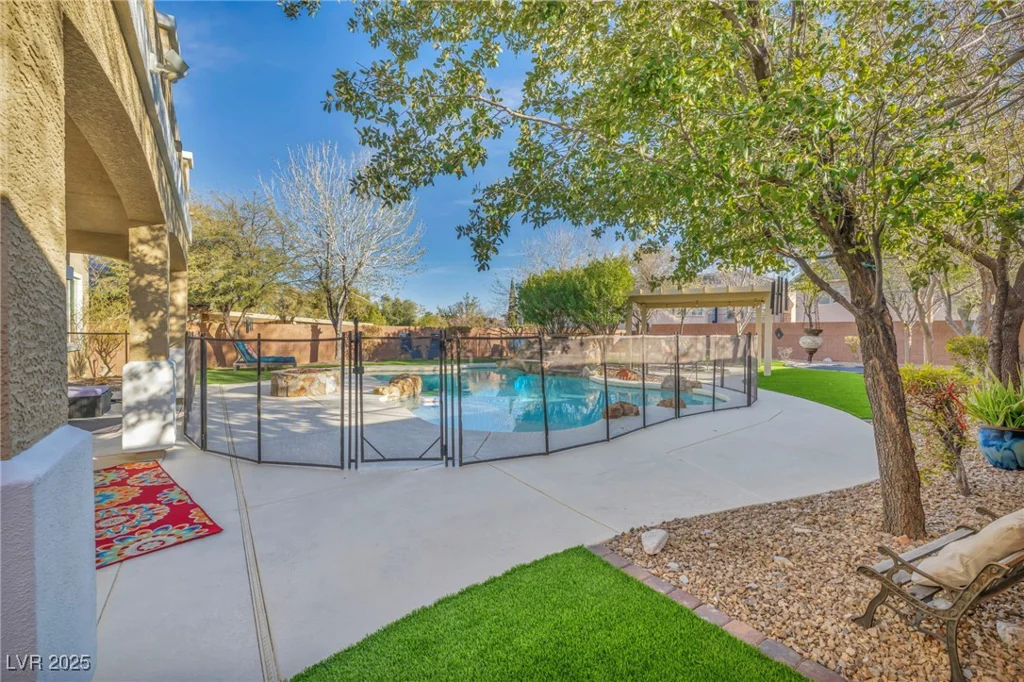 10233 Madison Grove, Las Vegas, NV 89166