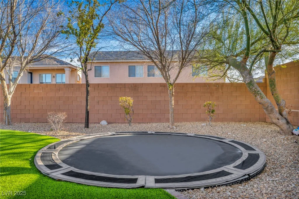 10233 Madison Grove, Las Vegas, NV 89166