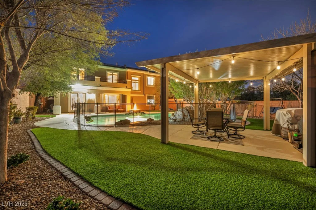 10233 Madison Grove, Las Vegas, NV 89166
