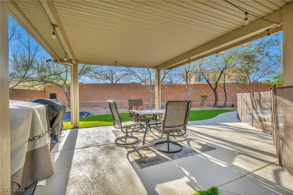 10233 Madison Grove, Las Vegas, NV 89166