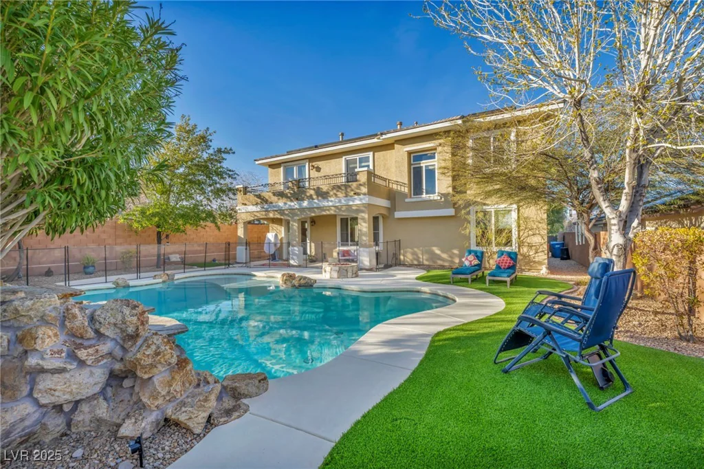 10233 Madison Grove, Las Vegas, NV 89166
