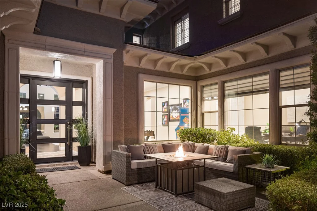 10305 Orkiney, Las Vegas, NV 89144