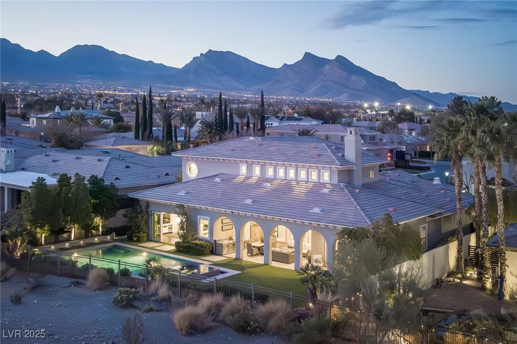 10305 Orkiney, Las Vegas, NV 89144