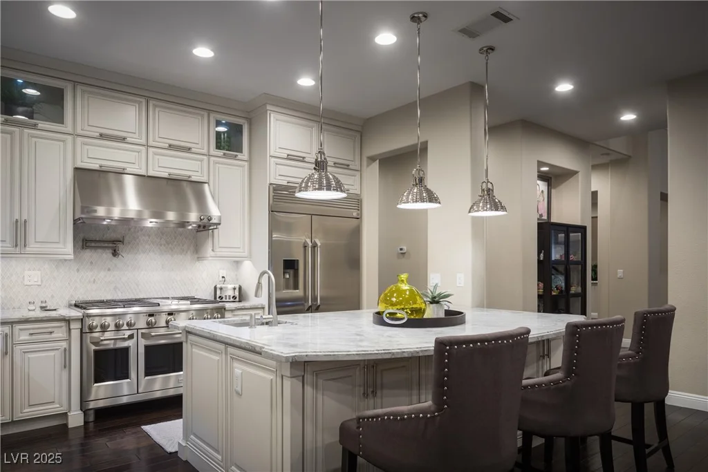 10305 Orkiney, Las Vegas, NV 89144