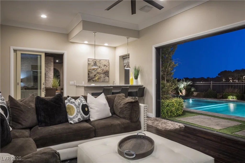10305 Orkiney, Las Vegas, NV 89144