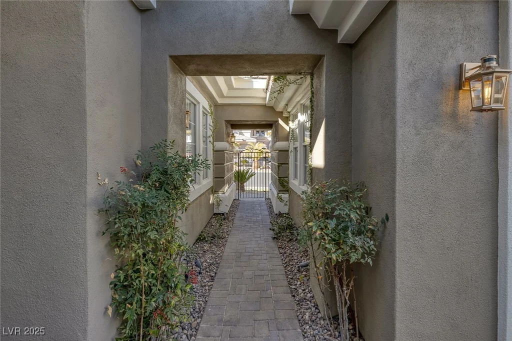 420 Pinnacle Heights, Las Vegas, NV 89144