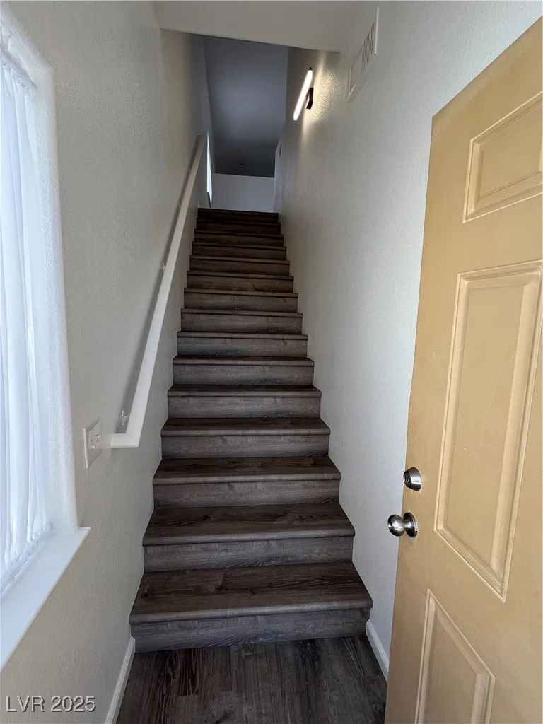 6104 Hillside Bloom, Las Vegas, NV 89130