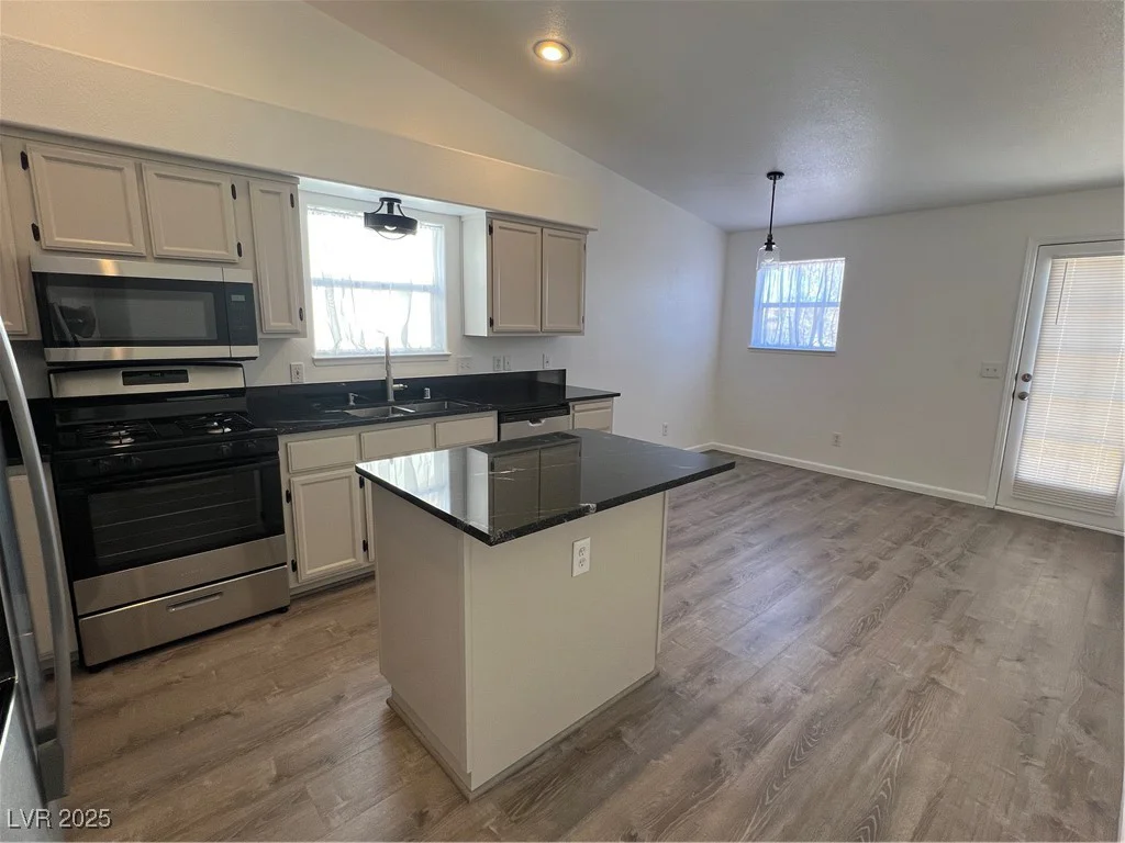 6104 Hillside Bloom, Las Vegas, NV 89130