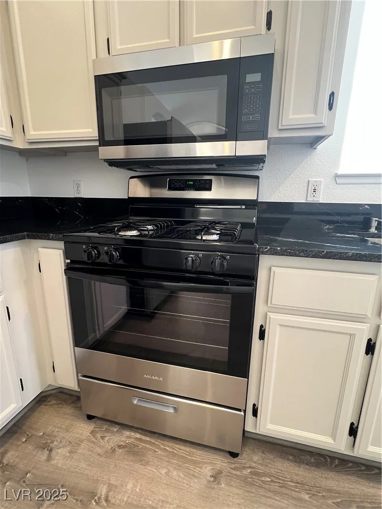 6104 Hillside Bloom, Las Vegas, NV 89130