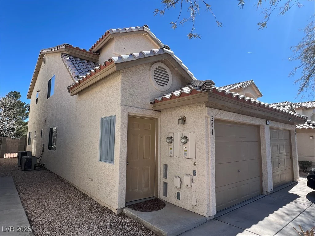 6104 Hillside Bloom, Las Vegas, NV 89130