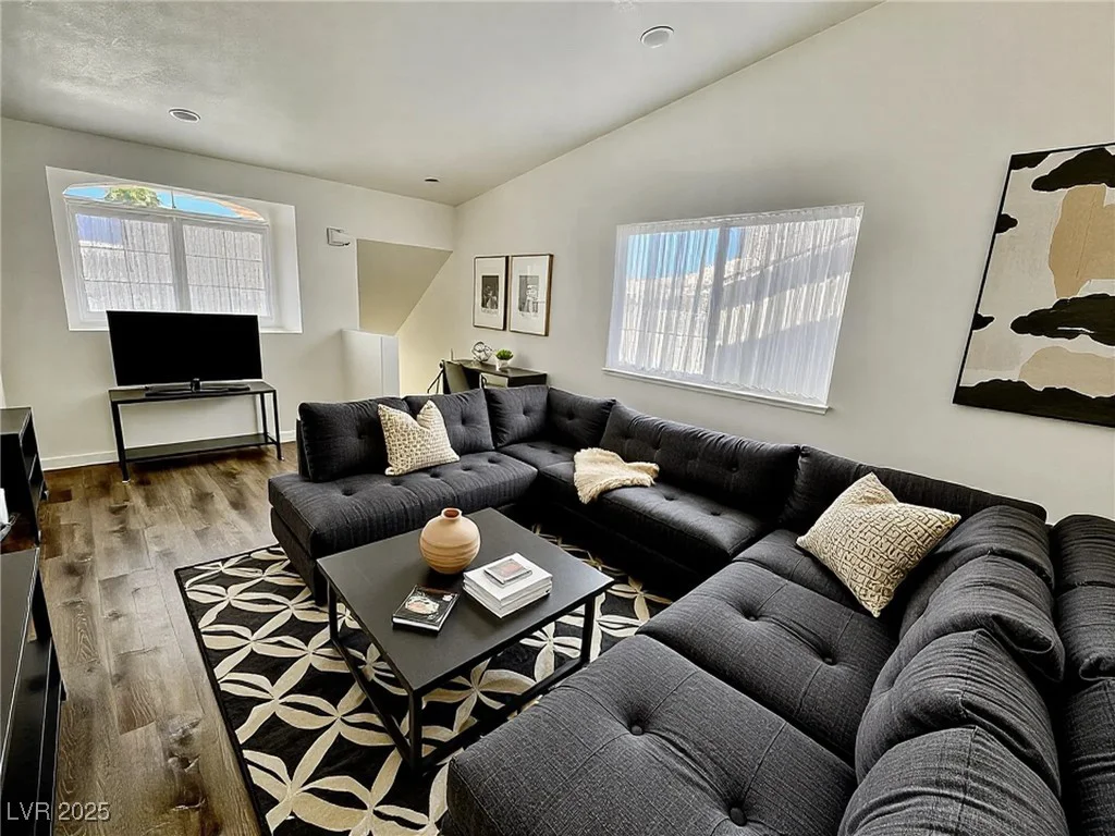 6104 Hillside Bloom, Las Vegas, NV 89130