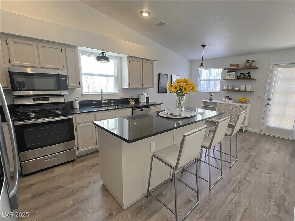 6104 Hillside Bloom, Las Vegas, NV 89130