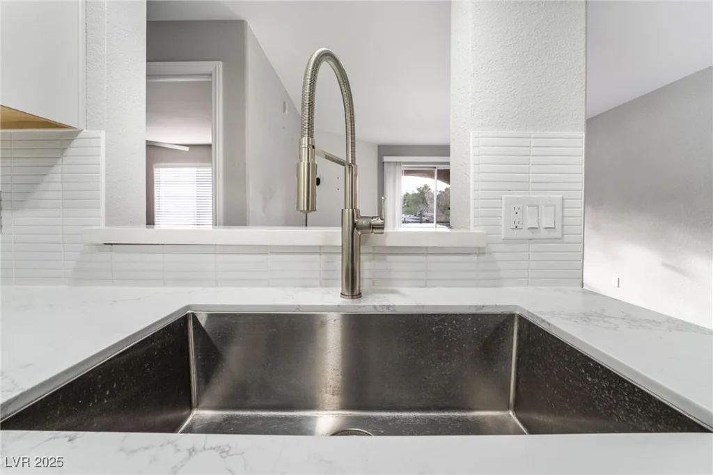 220 Mission Catalina, Las Vegas, NV 89107
