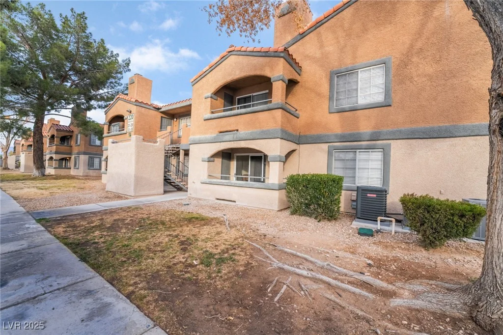 220 Mission Catalina, Las Vegas, NV 89107
