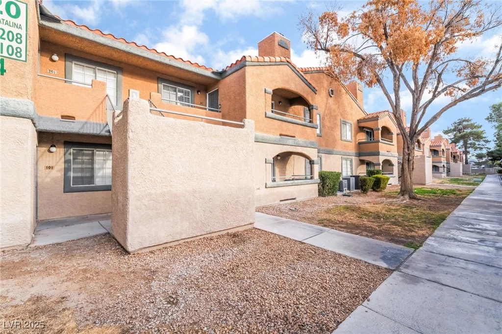 220 Mission Catalina, Las Vegas, NV 89107