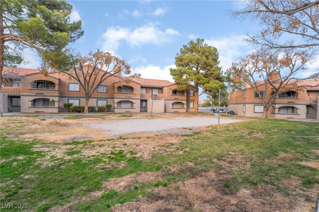 220 Mission Catalina, Las Vegas, NV 89107