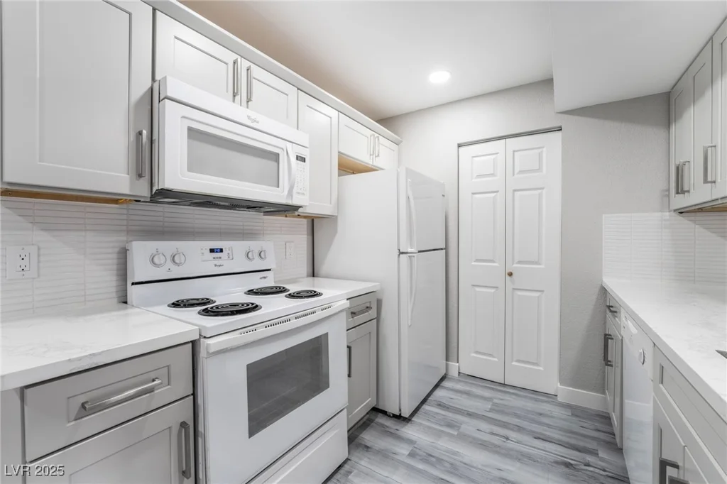 220 Mission Catalina, Las Vegas, NV 89107