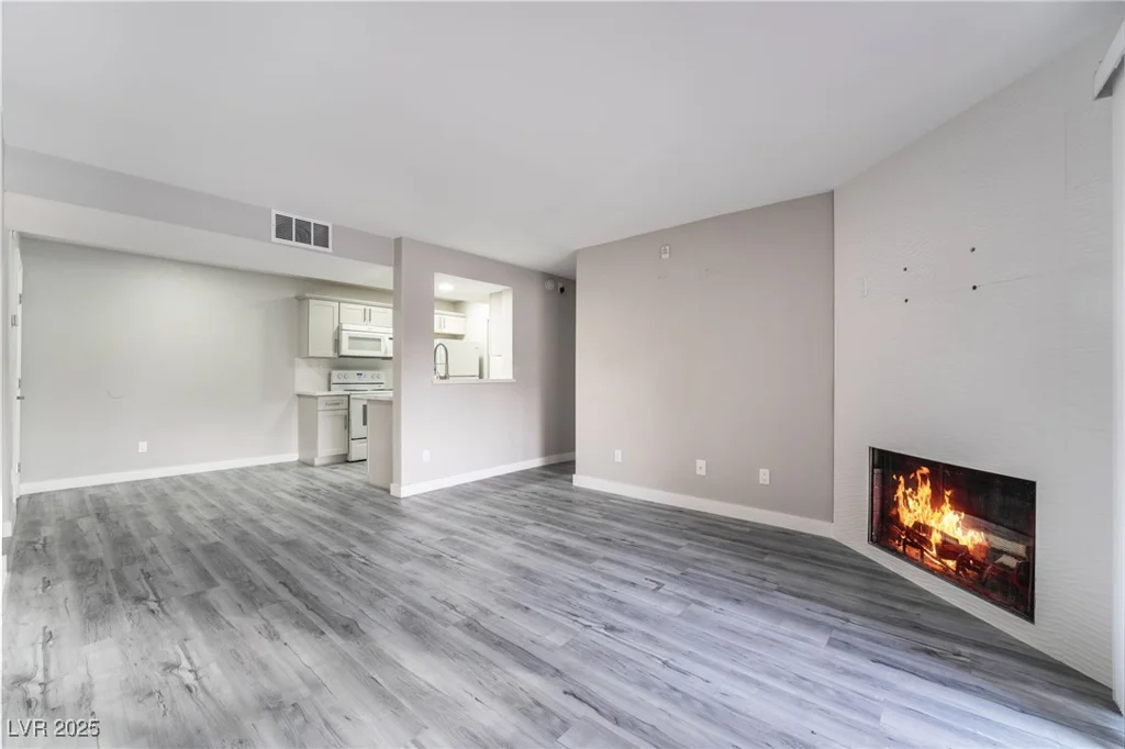 220 Mission Catalina, Las Vegas, NV 89107
