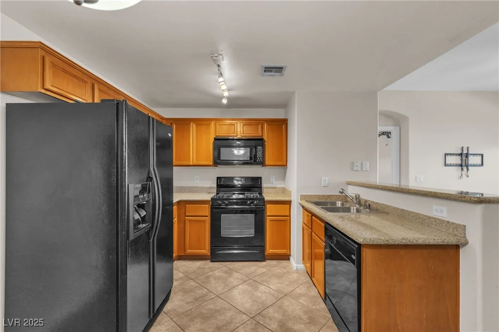 7701 Robindale, Las Vegas, NV 89113