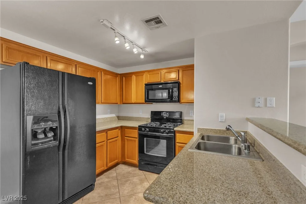 7701 Robindale, Las Vegas, NV 89113