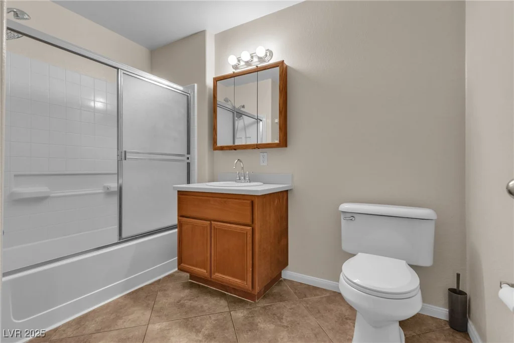 7701 Robindale, Las Vegas, NV 89113