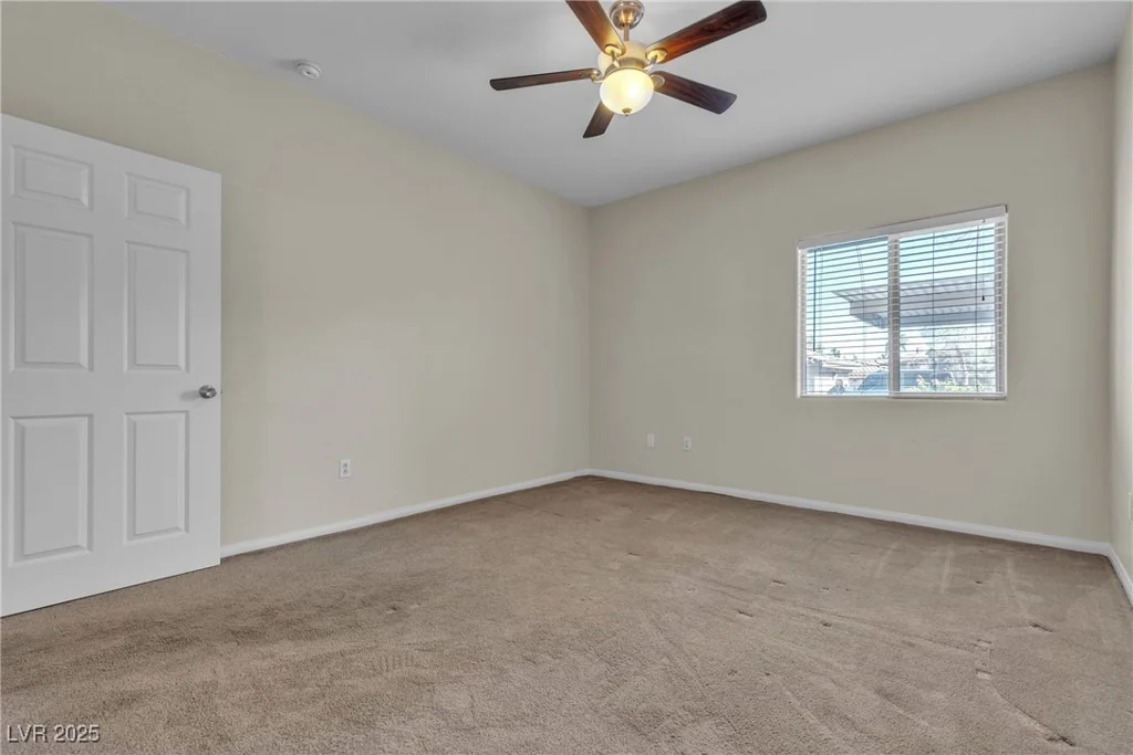 7701 Robindale, Las Vegas, NV 89113