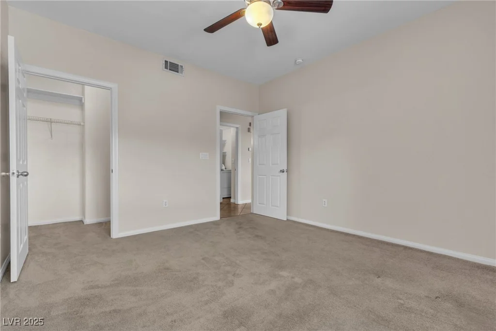 7701 Robindale, Las Vegas, NV 89113